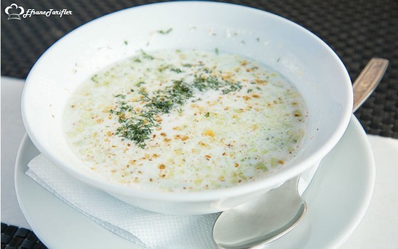 Karabuğdaylı Yoğurt Çorbası