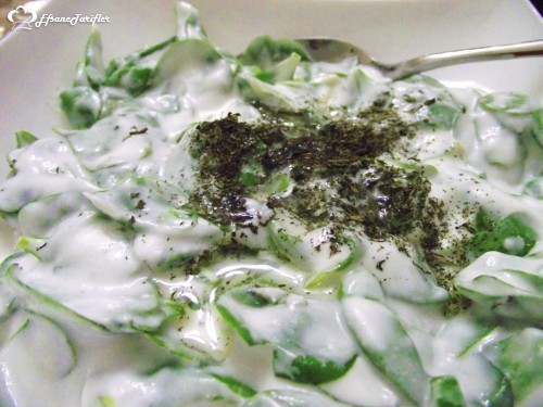 Yoğurtlu Semizotu Salatası Tarifi Yoğurtlu Semizotu Salatası Nasıl Yapılır