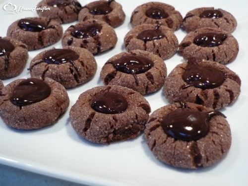 Çikolatalı Thumbprint cookie Tarifi Çikolatalı Thumbprint cookie Nasıl Yapılır
