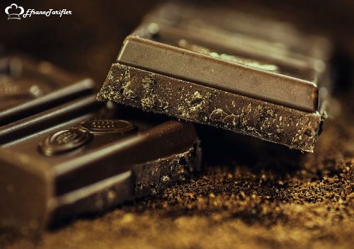 Özellikle Migren Hastaları Çikolatayı çok fazla Türketmemeli,İçerisindeki maddeler çok fazla alındığında beyinde uyuşukluk yapıp migren ağrılarının şiddetli şekilde tetiklemektedir.
