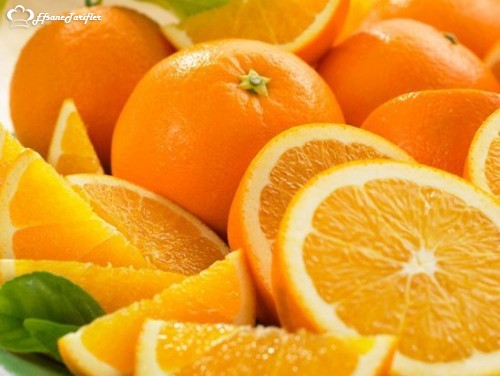 Portakalda bulunan doğal yağlar cildi nemlendirmek için kullanılabilir. Özellikle kuru ciltlerde meydana gelen sorunları ortadan kaldırabilir