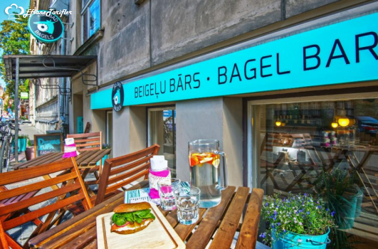 Rigadaysanız ve ucuza öğle yemeğinde mükemmel bir somon yemek istiyorsanız doğru adres Big Bad Bagels,kaliteli hizmeti ve güler yüzlü personeli ile hizmet vermekte.