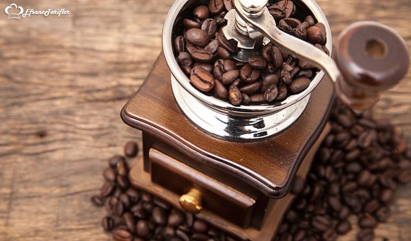 İyi bir kahvenin sırrı taze kahve çekirdekleridir. Bunun için kahveyi çekirdek halinde satın alın ve ihtiyaç duyulan miktarlarda öğüterek kullanmayı tercih edin.
