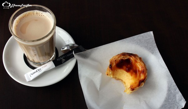 Portekizin zıt iki kahvesi;Cimbalino ve Galao.Cimbalino bol sütlü neredeyse tatlı niyetine içilebilinirken Galao ise oldukça sert bir kahve.Seçim sizin.