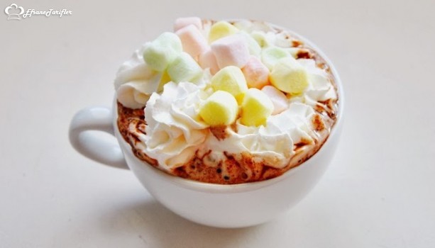 Marshmellow’lu Sıcak Çikolata Tarifi Marshmellow’lu Sıcak Çikolata Nasıl Yapılır