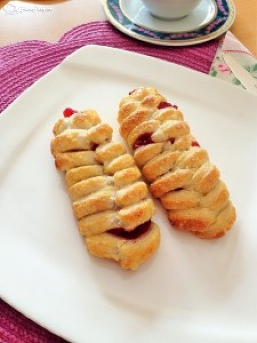 Marmelatlı Börek Tarifi Marmelatlı Börek Nasıl Yapılır