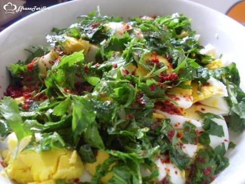 Yumurta Salatası Tarifi Yumurta Salatası Nasıl Yapılır