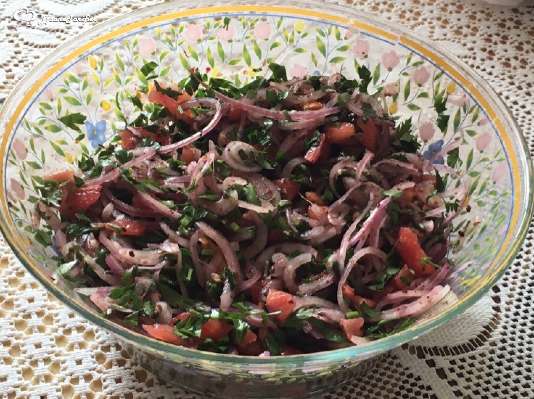Soğan Salatası Tarifi Porsiyonu