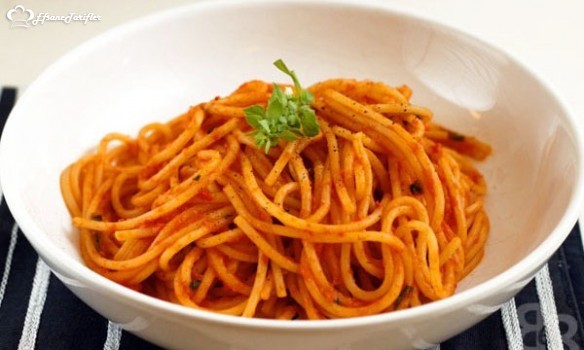 Sarımsaklı Spaghetti Tarifi Sarımsaklı Spaghetti Nasıl Yapılır
