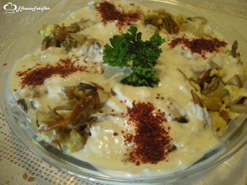 Mantarlı Borani Tarifi Mantarlı Borani Nasıl Yapılır