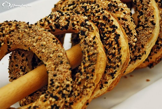 Baharatlı Milföy Simit Tarifi Baharatlı Milföy Simit Nasıl Yapılır