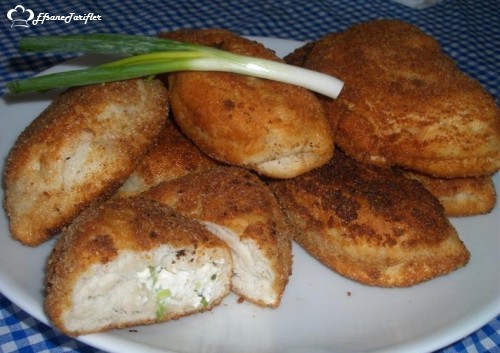 Peynirli Kolay Börek Tarifi Peynirli Kolay Börek Nasıl Yapılır