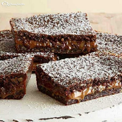 Brownie Arası Karamel, Üstüne Hindistan Cevizi :))