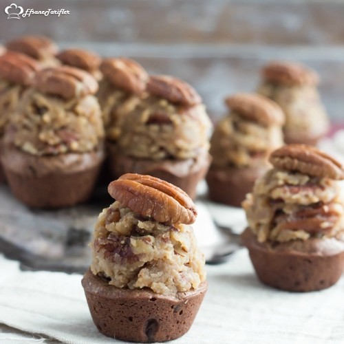 Ceviz Ezmeli Brownie...Mükkemmel Bir Lezzet...Üstüne Hindist
an Cevizi Serpmeyi İhmal Etmeyin...