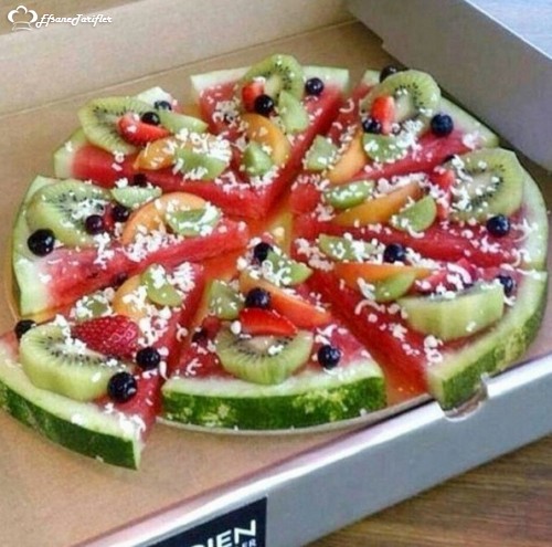 Karpuz Pizza...Doha da Çok EğlenceliYemek Çeşitleri Var...Bu Pizza Çok Ama Çokkk İyiii :))