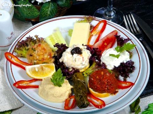 Alinin Yeri Restoranda  muhteşem yılbaşı mezelerini deneyebilirsiniz :)