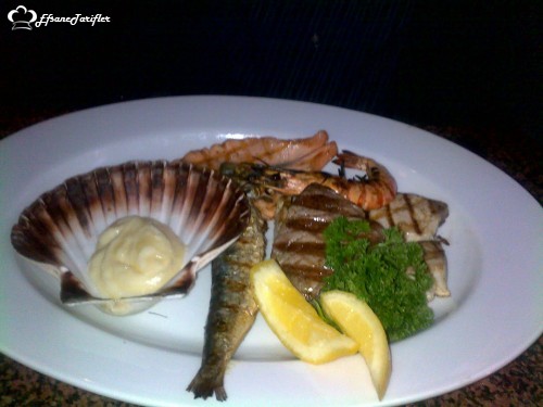 Muhteşem görünüşü ve lezzetleriyle karışık balık ızgarayı denebilirsiniz :)