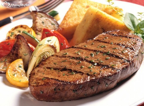 Özel soslarlar eşliğinde steak keyfi :)