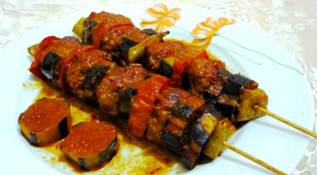 Akşam yemeği keyfiiiii :) Evde  Patlıcan Kebabı 