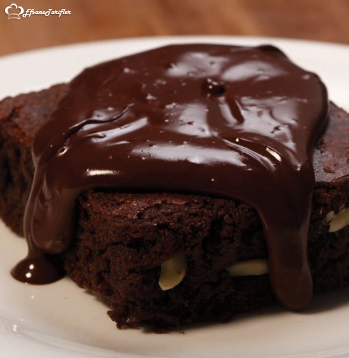 Akşam yemeğinden sonra '' Bademli Portakallı Browni '' ile kendinizi ödüllendirin :)